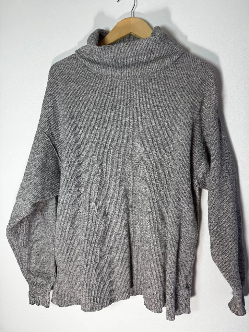 Free People Light Gray Oversized Ribbed Turtleneck Pullover Sweater Knit - S